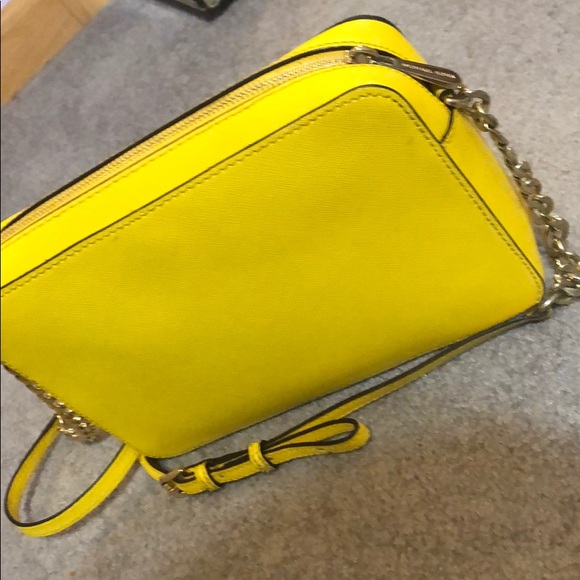 michael Kors yellow crossbody - Picture 2 of 3